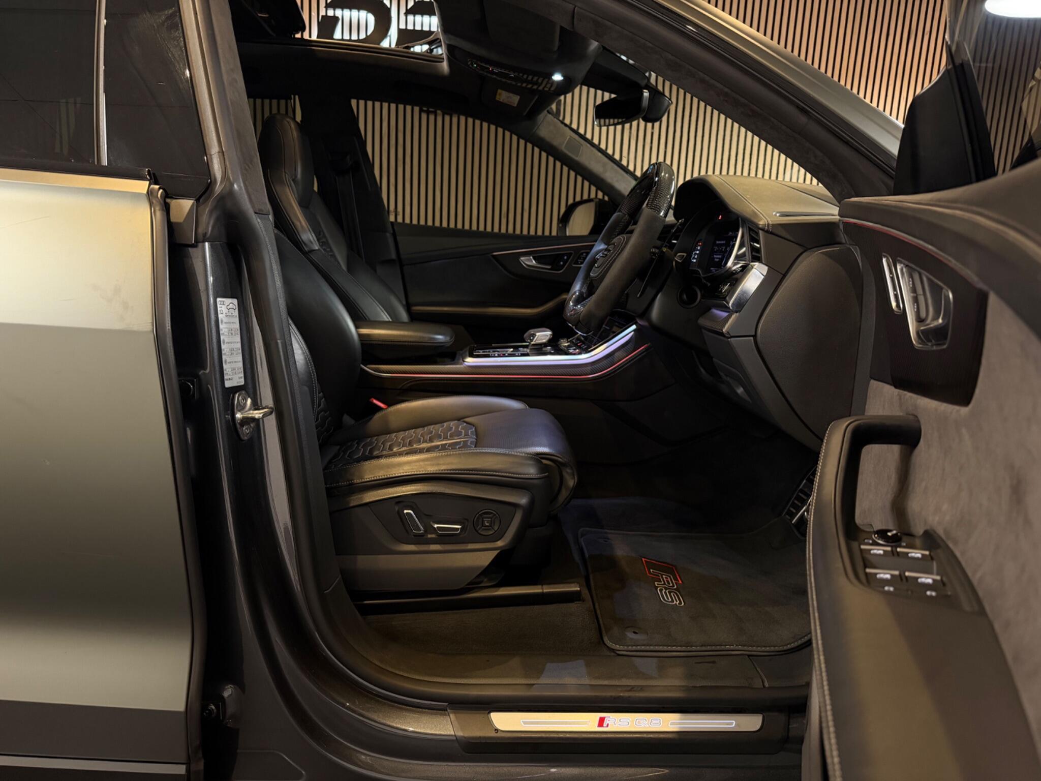 Audi RSQ8